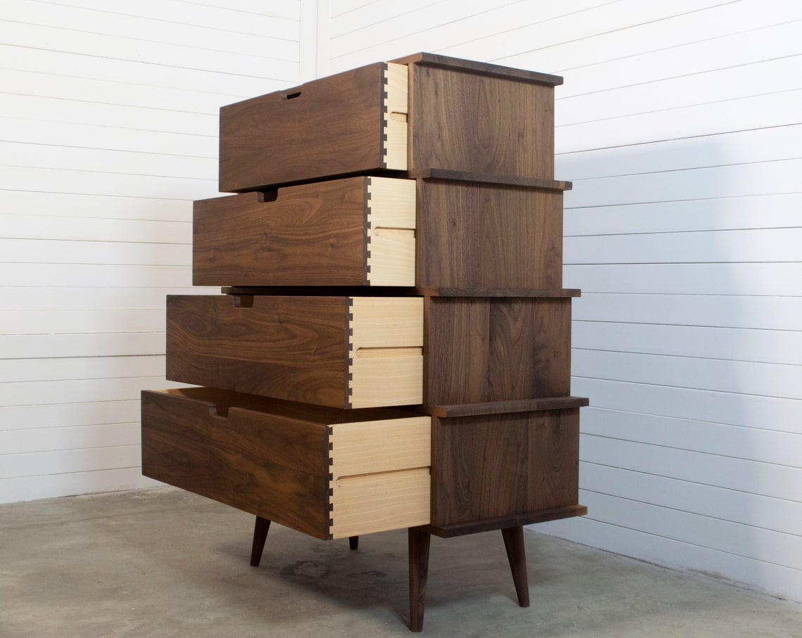 Chest of drawers in Walnut/Oak solid Wood