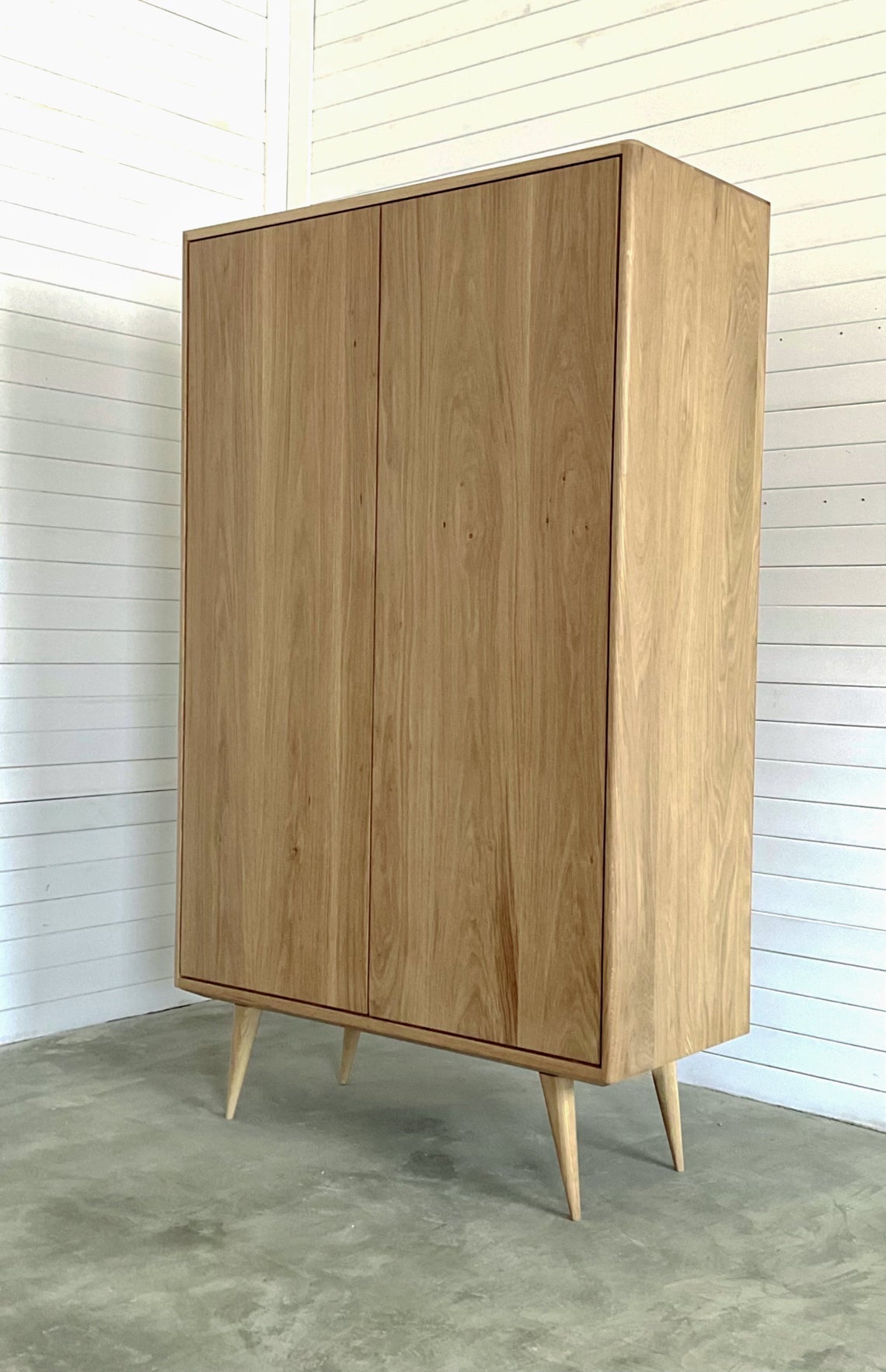 Wardrobe in solid Oak Wood