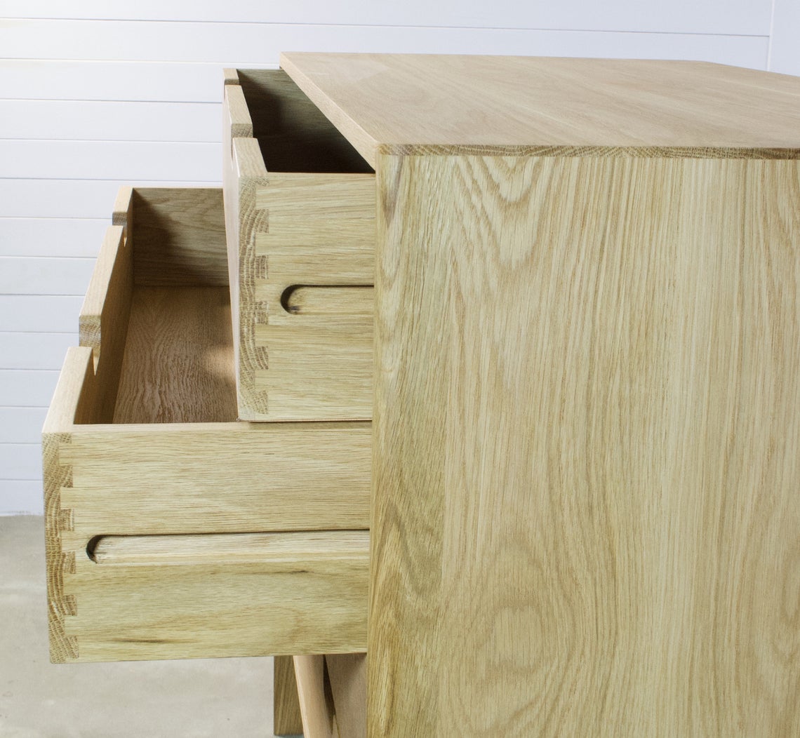 Chest of drawers in Oak Solid Wood