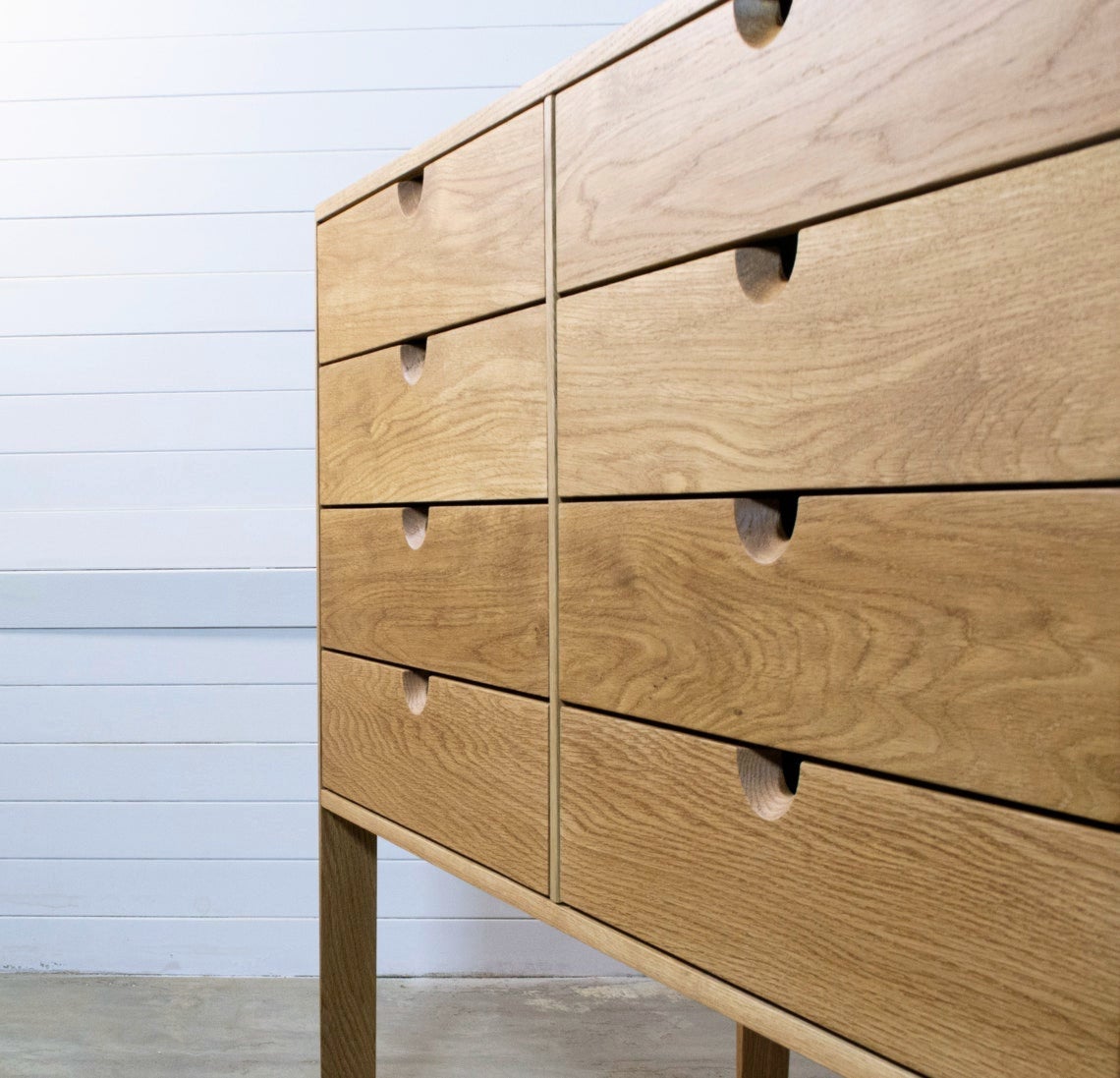 Chest of drawers in Oak or Walnut Solid Wood