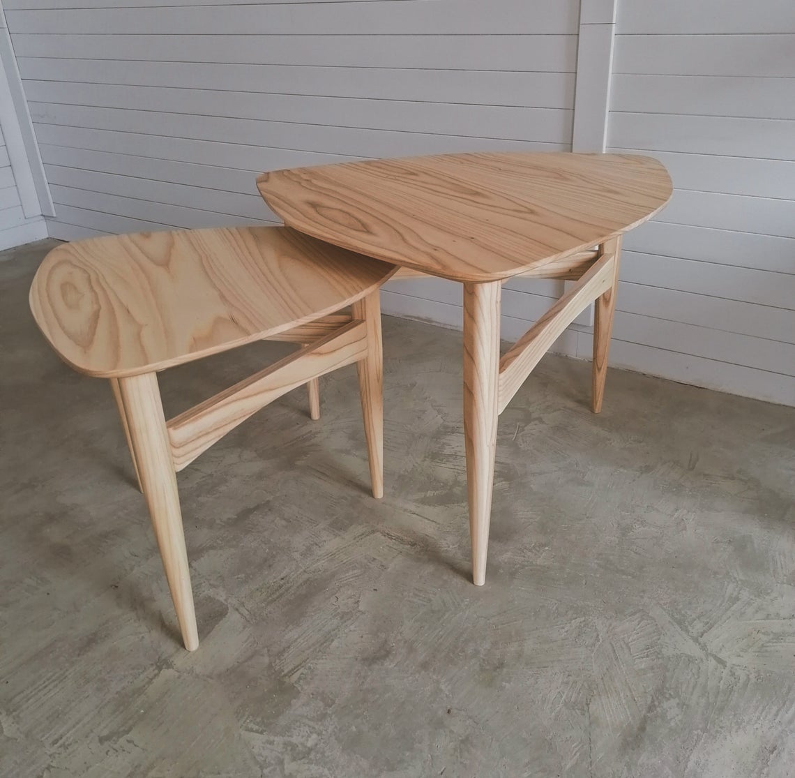 Satsbord in solid Oak/Walnut Wood