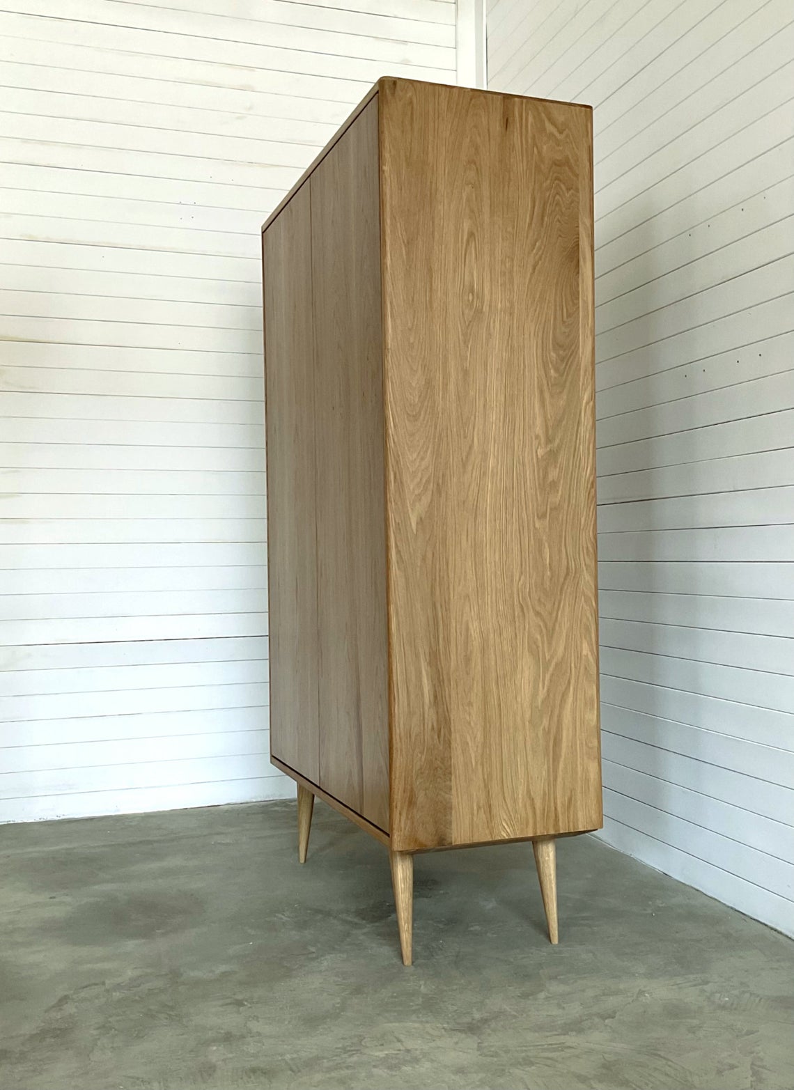 Wardrobe in solid Oak Wood