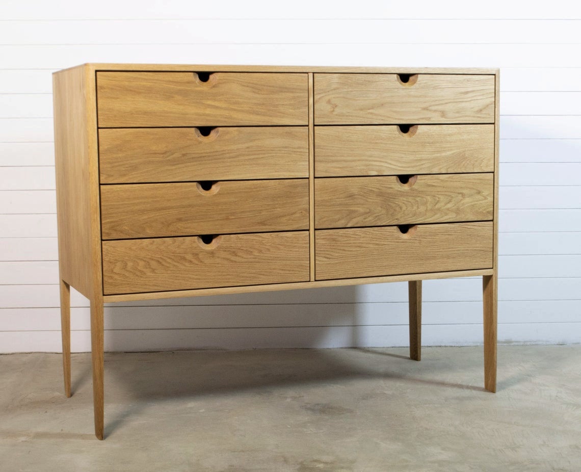 Chest of drawers in Oak or Walnut Solid Wood